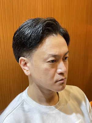 シチサンツーブロックヘア