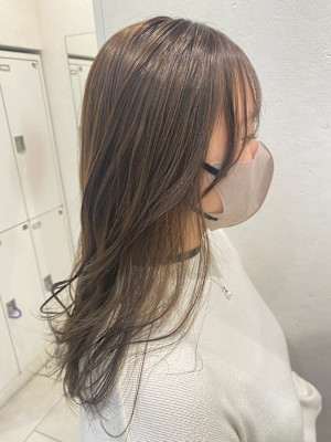 オリーブグレージュ