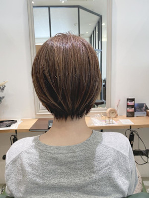 ショートボブ