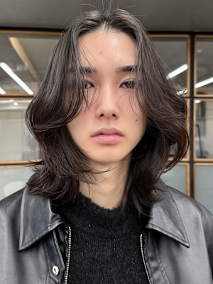 20代ロングヘア×センターパート◎大人カジュアル