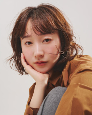 大人女性におすすめの軽やかレイヤーボブ
