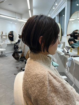くびれショート白髪ぼかし