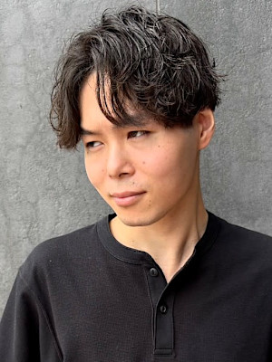 ニュアンスパーマ センターパート ツーブロック 刈り上げ