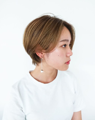 ゴールドベージュ　ハイトーンショート