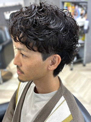 ナチュラルパーマ ツーブロック メンズパーマ 黒髪 30代