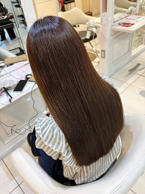 【縮毛矯正】圧倒的なツヤとまとまり！美髪ロングストレート