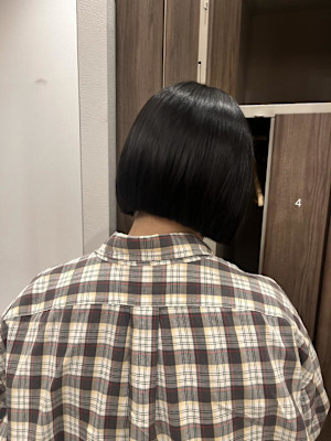 ぱつっとお人形ボブ