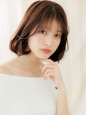 ミルクティーベージュブリーチなし小顔Aラインボブ30代40代