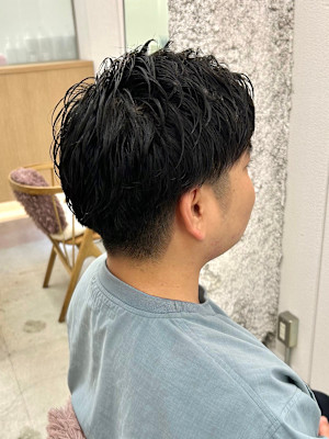 黒髪メンズナチュラルパーマ20代30代ビジネス