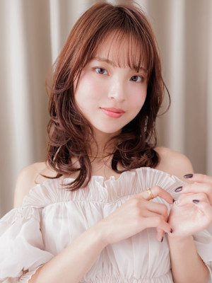 ピンクメッシュクラゲカットゆるふわウルフパーマ20代30代