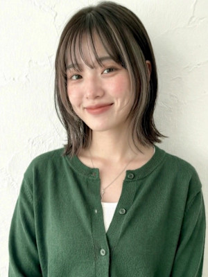 フェイスフレーミングくびれレイヤーボブディ　シースルー