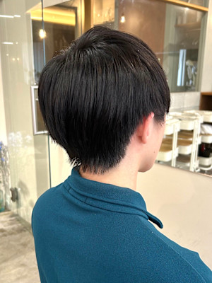 黒髪メンズナチュラルショート