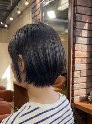 軽やかな動きのナチュラルショートボブ【318スタイル】