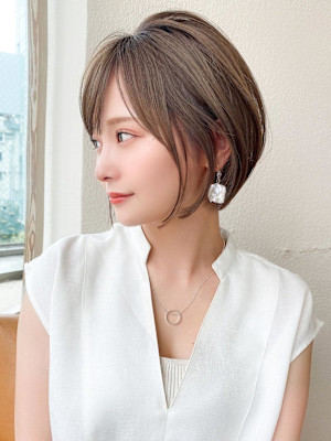大人の魅力、上品シルエットショート