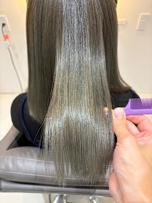ハイダメージ毛でもこのツヤ！髪質改善ヘアカラー！