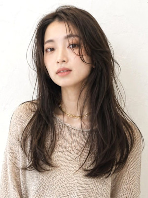アッシュカラー 顔周りレイヤー 20代 レイヤーカット