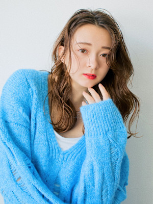 ニュアンス切りっぱなし韓国風くびれヘアミディアム