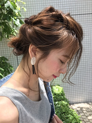 大人上品可愛いヘアセットヘアアレンジシニヨンヘアお団子ヘア