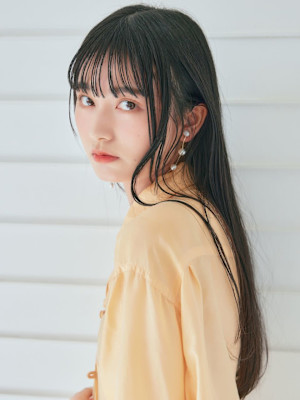 黒髪ロングストレート前髪ワイドバング20代30代