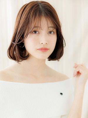 ミルクティーベージュブリーチなし小顔Aラインボブ30代40代