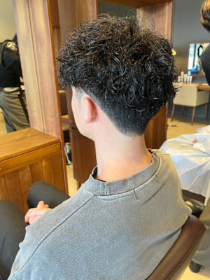 大人っぽくお洒落に決まるツイストスパイラル 
