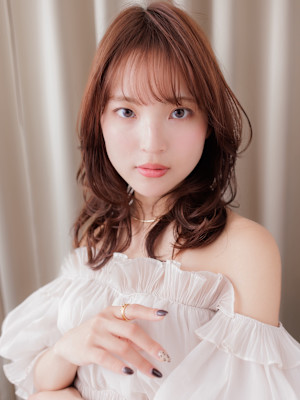 ピンクメッシュクラゲカットゆるふわウルフパーマ20代30代