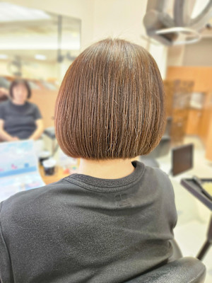 ツヤとフォルムを同時に叶えるマイナステントリートメントボブ