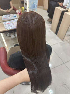 【伊勢原】イルミナカラー+髪質改善で叶える透明感オリーブ