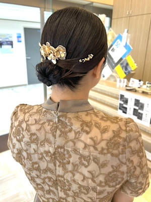 結婚式 シニヨン お団子ヘア 20代 30代 ヘアセット 