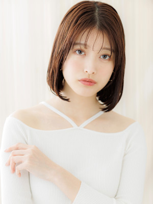 グレージュブラウンシースルー大人美人前下がりボブ30代40代