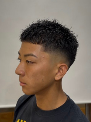 清潔感と男らしさを叶える！ハイフェード×ベリーショート