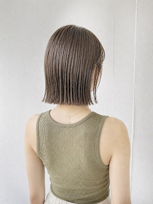 【首元を綺麗に】ぱつっと切りっぱなしボブ