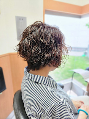 朝5分で決まる、やわらかな動きのあるショートスタイル