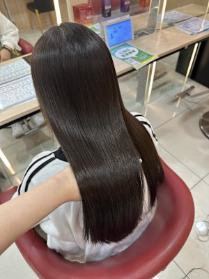 【伊勢原】イルミナカラー+髪質改善で叶える透明感オリーブ