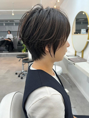 ショートボブ丸みショート白髪ぼかし