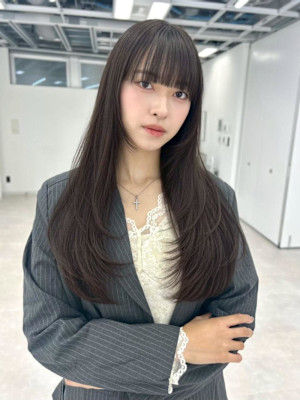 ロングレイヤー　シースルーバング　韓国ヘア　アッシュカラー
