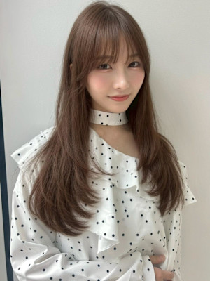 ロングレイヤー　シースルーバング　韓国ヘア　アッシュカラー
