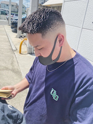 フェード坊主・坊主フェード・ローフェード・黒髪短髪