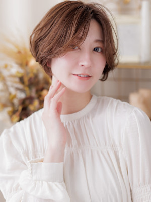 小顔ひし形レイヤーボブ抜け感ピンクベージュブリーチなし