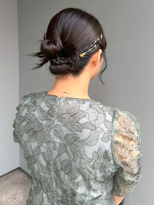 ヘアセット カチモリ アップスタイル お団子 結婚式 20代