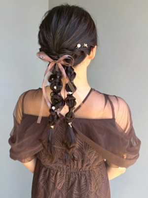 お呼ばれ ヘアセット 編み下ろしアレンジ ローポニー 結婚式