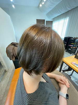 ショートボブ