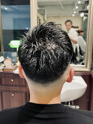 【20代 男性】アップバングスキンフェード