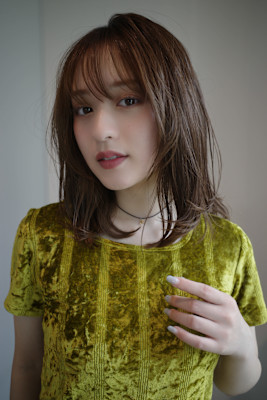 ミディアムレイヤー・ボブ/絶壁解消/20代/３０代/長め 
