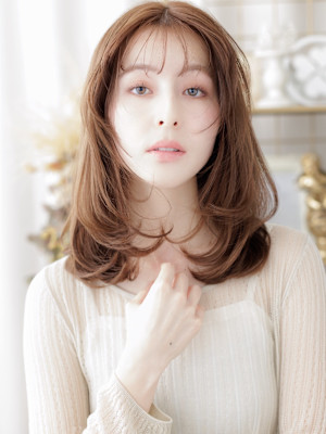 大人可愛いブリーチなしミルクティーベージュくびれレイヤー