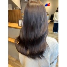 透明感たっぷり◎ツヤ重視のグレージュカラー【20代30代】