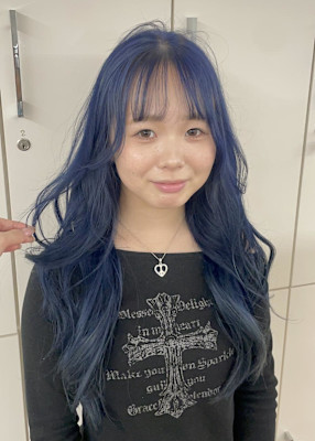 透明感たっぷりネイビーブルー