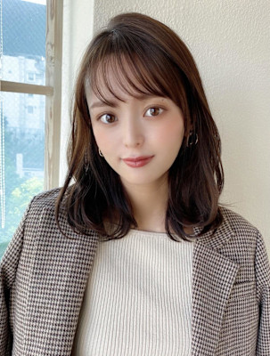カールでふんわり柔らかな大人のレイヤー