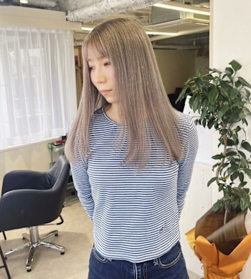 ラベンダーグレージュ×髪質改善ストレート×くすみカラー