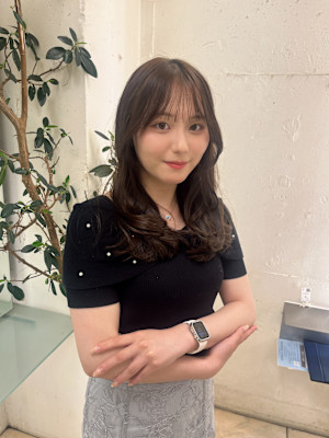 顔周りレイヤーロングヘアカット！フローディアトリートメント♪